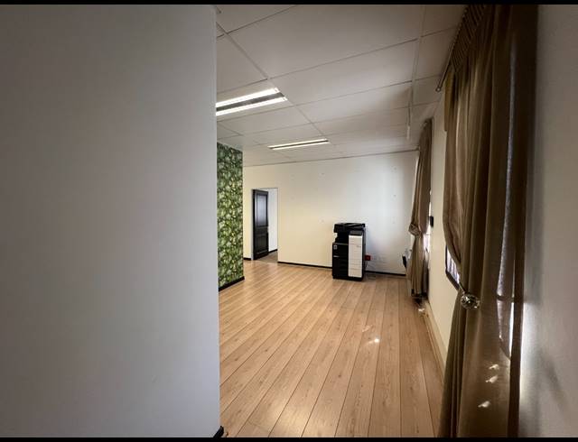 210M² OFFICE TO LET IN ROSEBANK